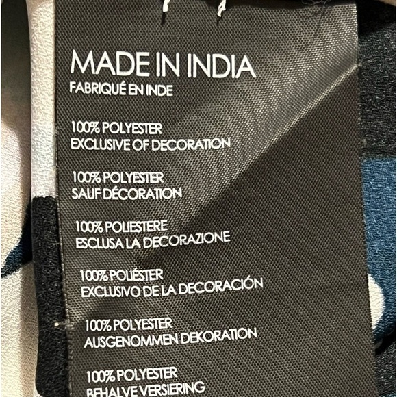 Club Monaco blouse size Large - Picture 10 of 10